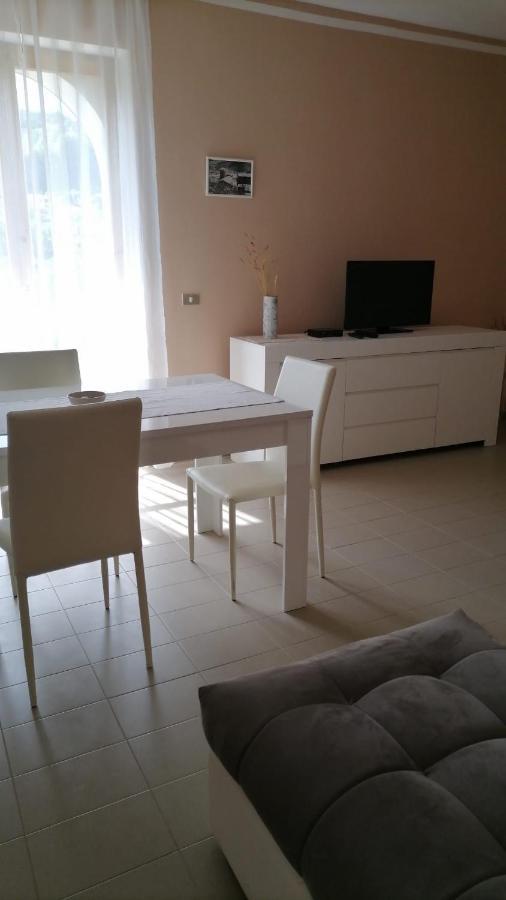 Casa Vacanze "Ellen" Bianchi Екстериор снимка